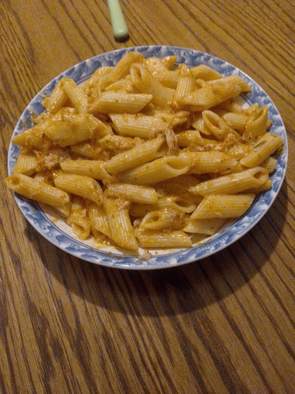 Pâtes crémeuses au thon 🍝🐟 recipe by Bouchra Jarmouni on Tamub}